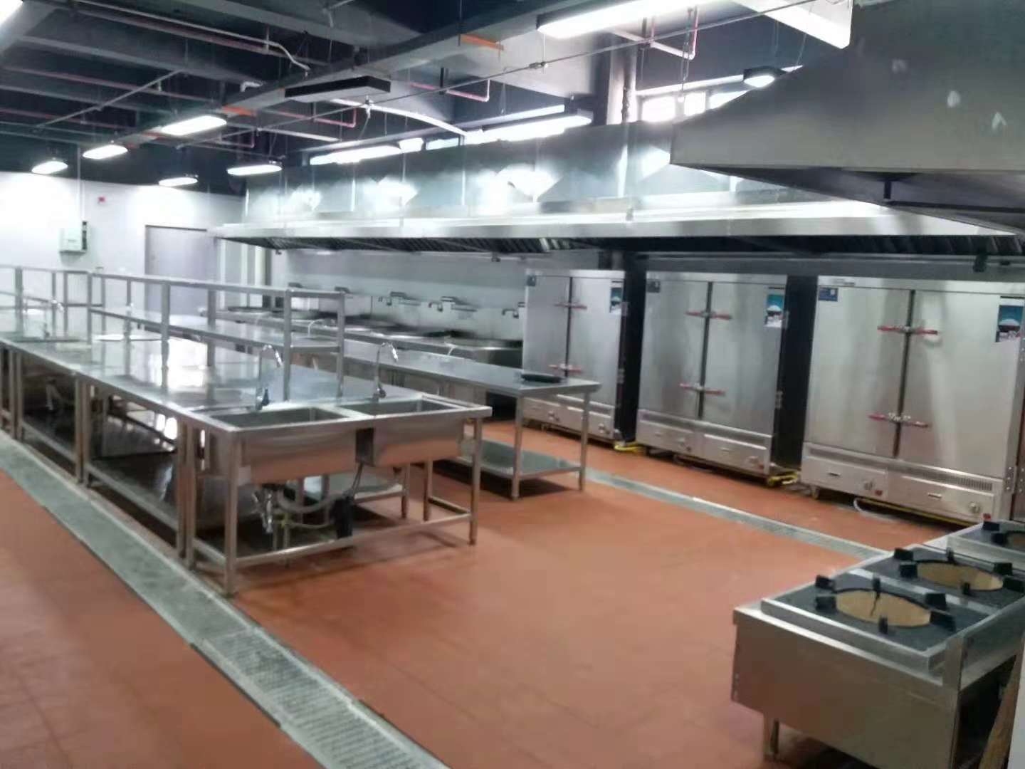 成都大型工廠食堂廚房設備廠家告訴你食堂設計需要遵守的規則