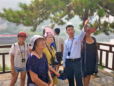 龍門風物迎客心，優質服務展溫情——記龍門景區管理與服務的正能量實踐